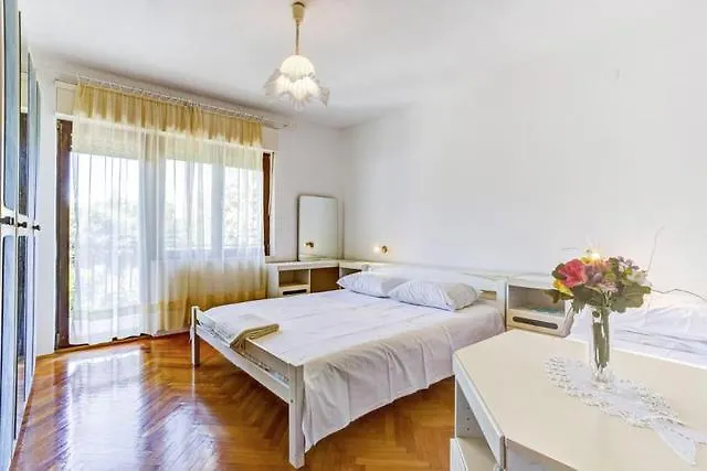 Apartments Nino Seget Vranjica Croatia
