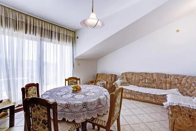 Apartments Nino Seget Vranjica