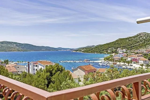 Apartments Nino Seget Vranjica
